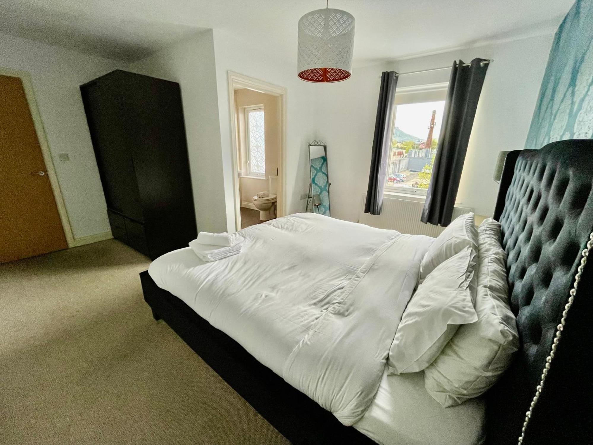2 Bedroom City-Centre Apartment With Free Parking Belfast Bagian luar foto
